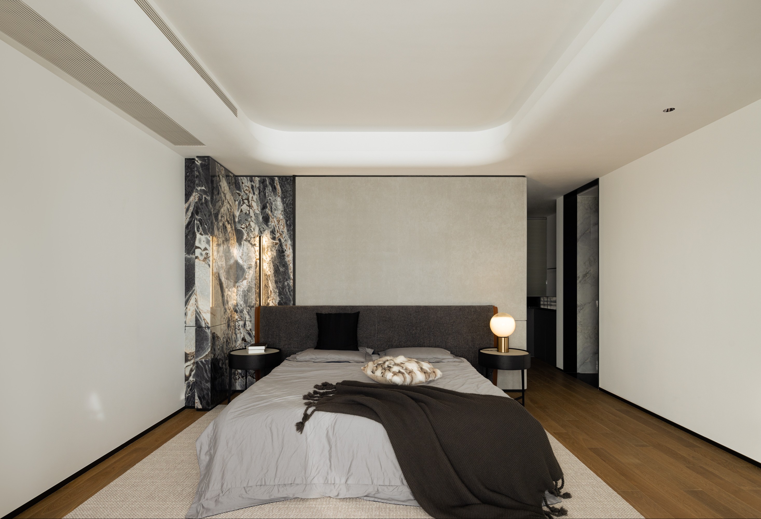 构建一曲黑白栖居之诗