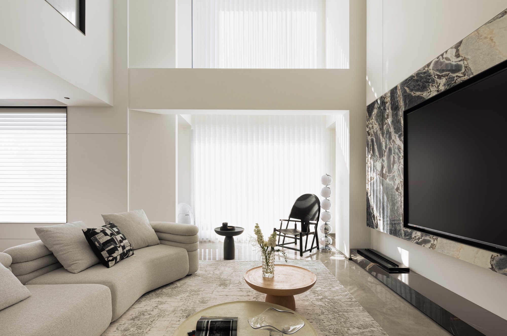 构建一曲黑白栖居之诗